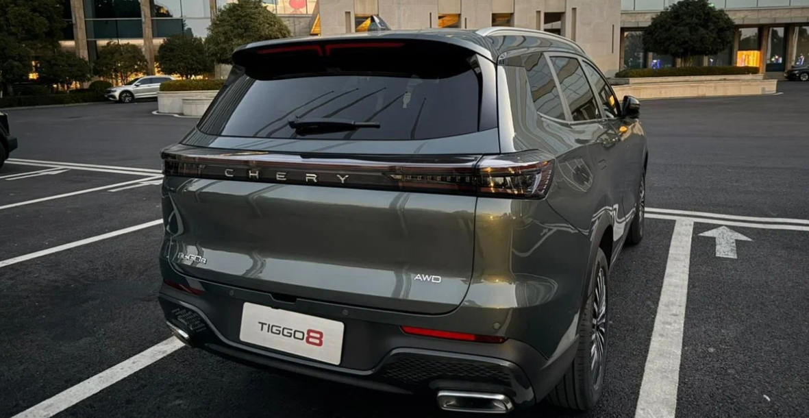 Появились первые фотографии обновленного Chery Arrizo 8, который может добраться до России